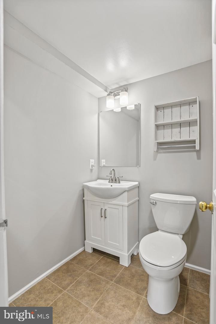 7700 TREMAYNE Unit: 102