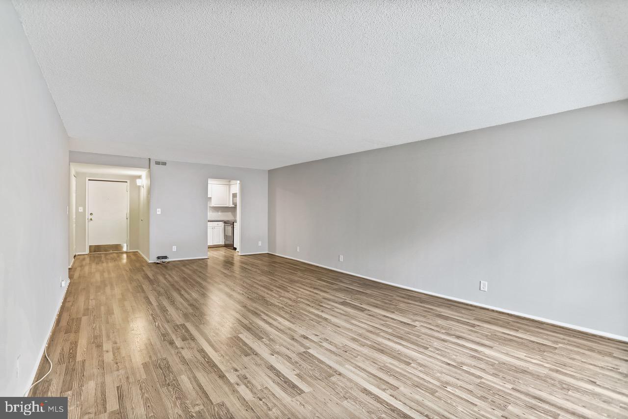 7700 TREMAYNE Unit: 102