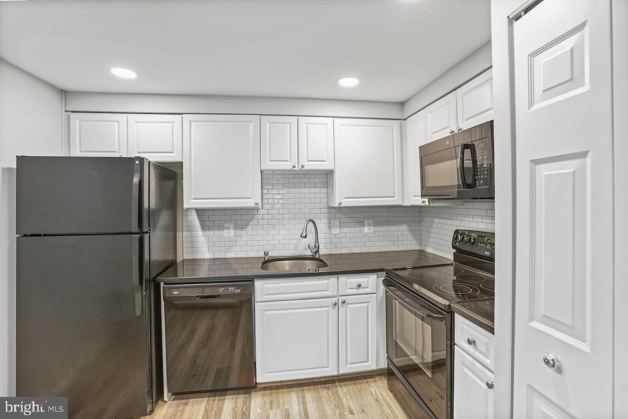 7700 TREMAYNE Unit: 102