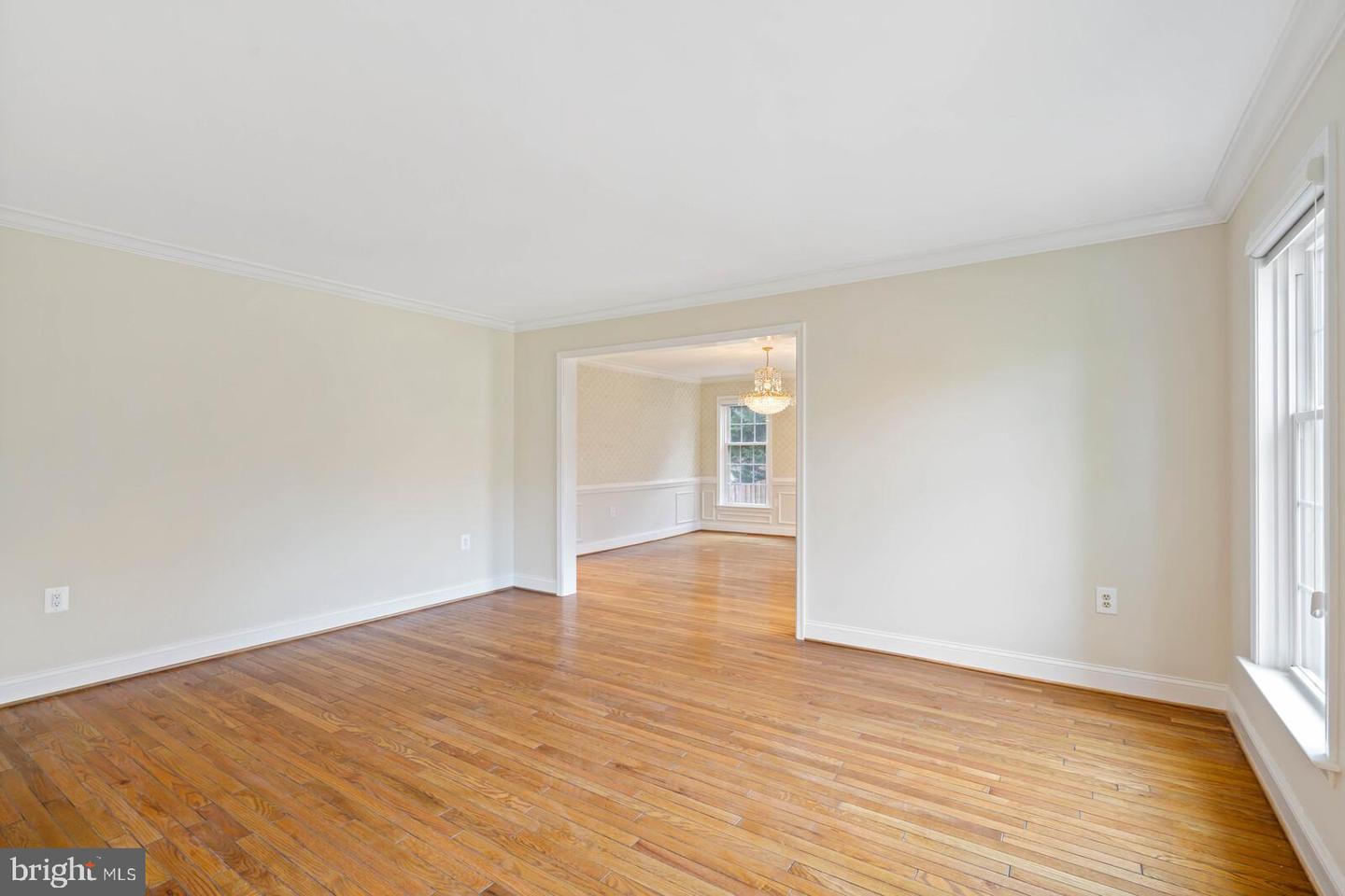 6211 HOMESPUN LANE