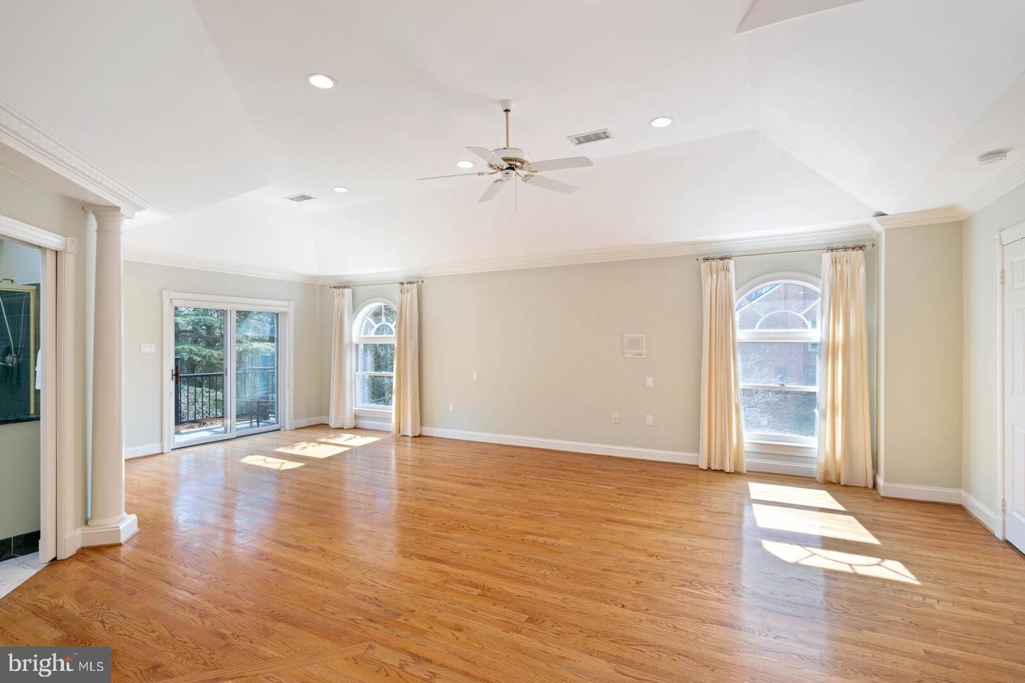 6211 HOMESPUN LANE