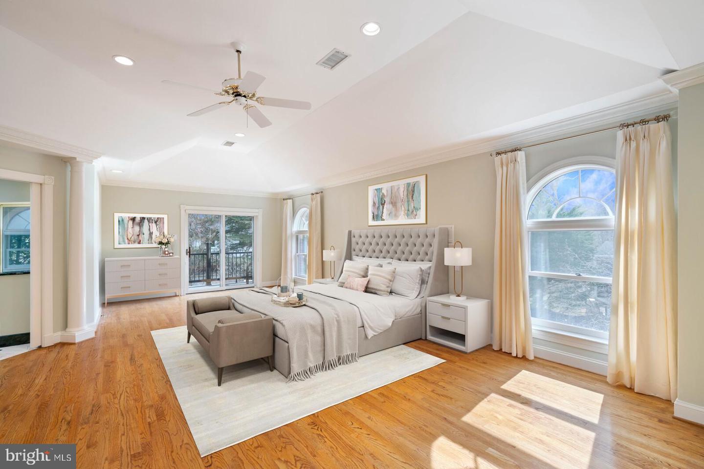 6211 HOMESPUN LANE