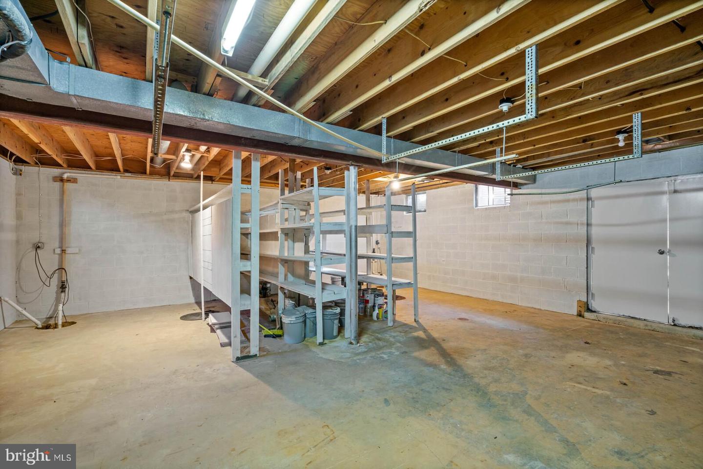 6211 HOMESPUN LANE