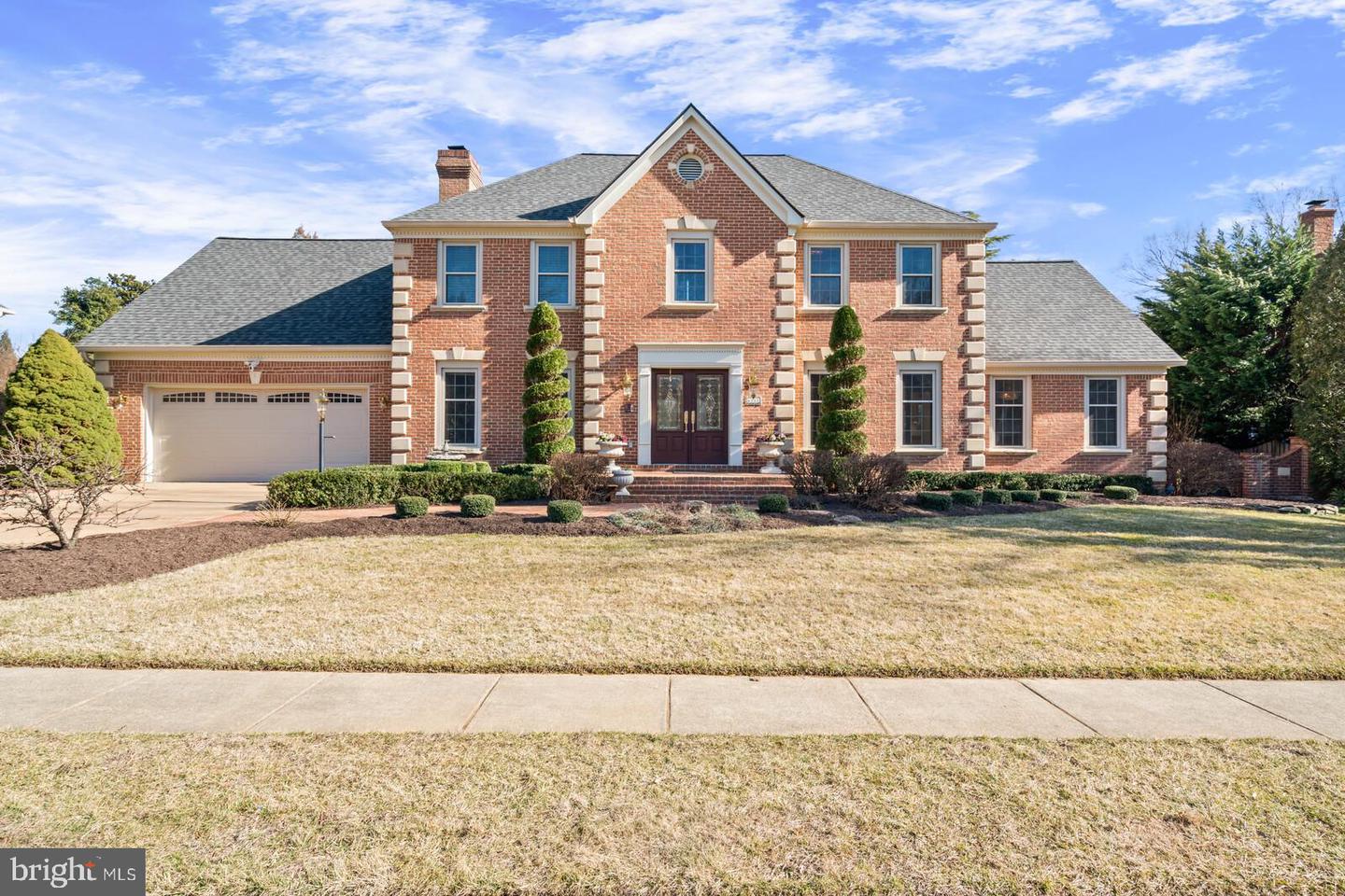 6211 HOMESPUN LANE