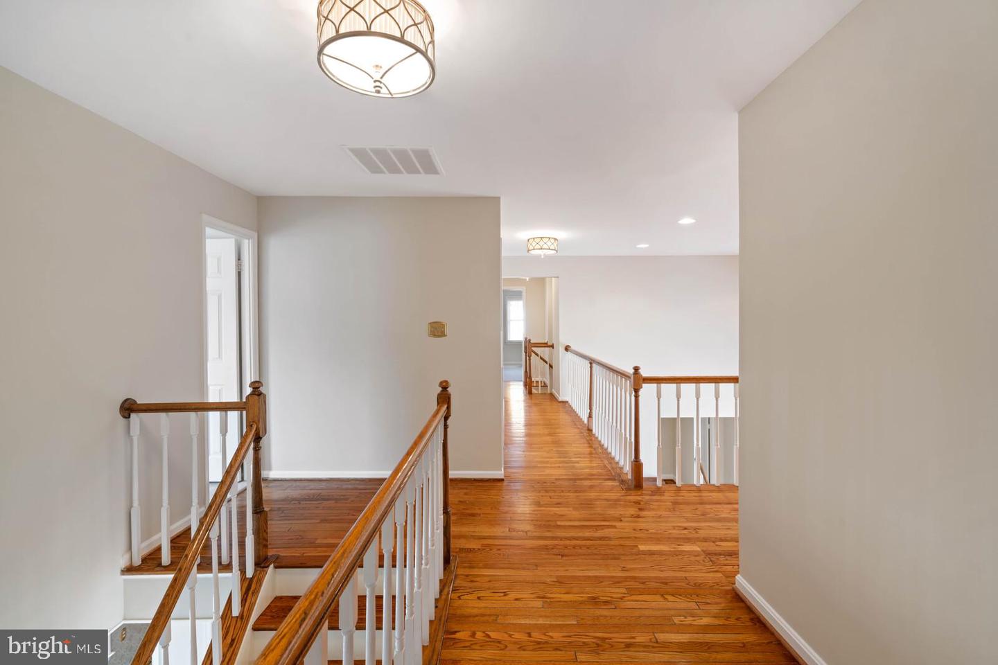 6211 HOMESPUN LANE