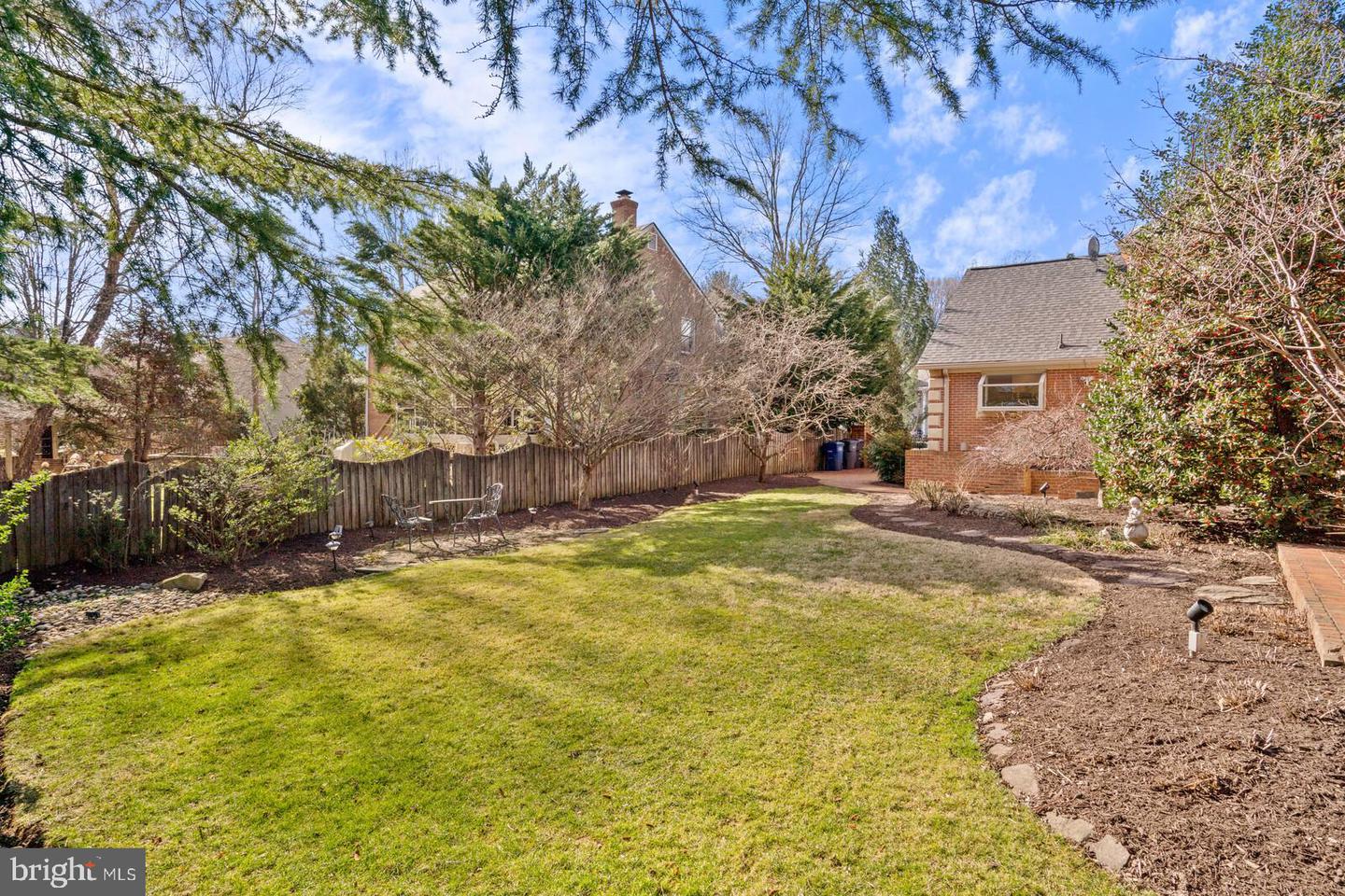 6211 HOMESPUN LANE