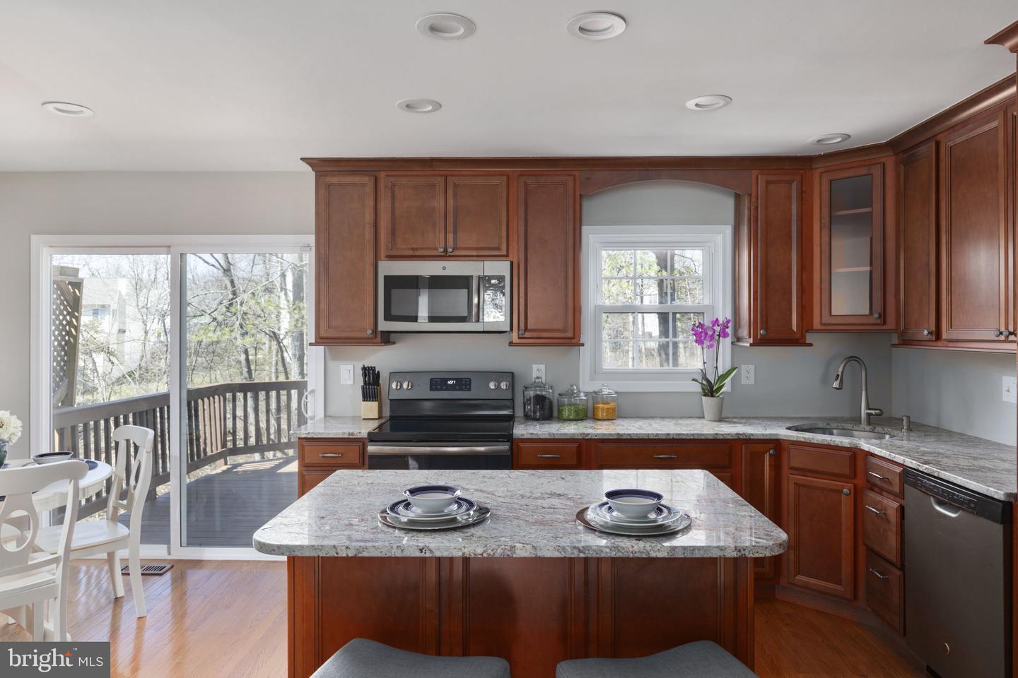 6408 SELBY COURT