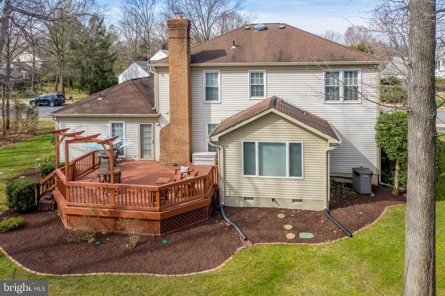 3215 NESTLEWOOD DRIVE