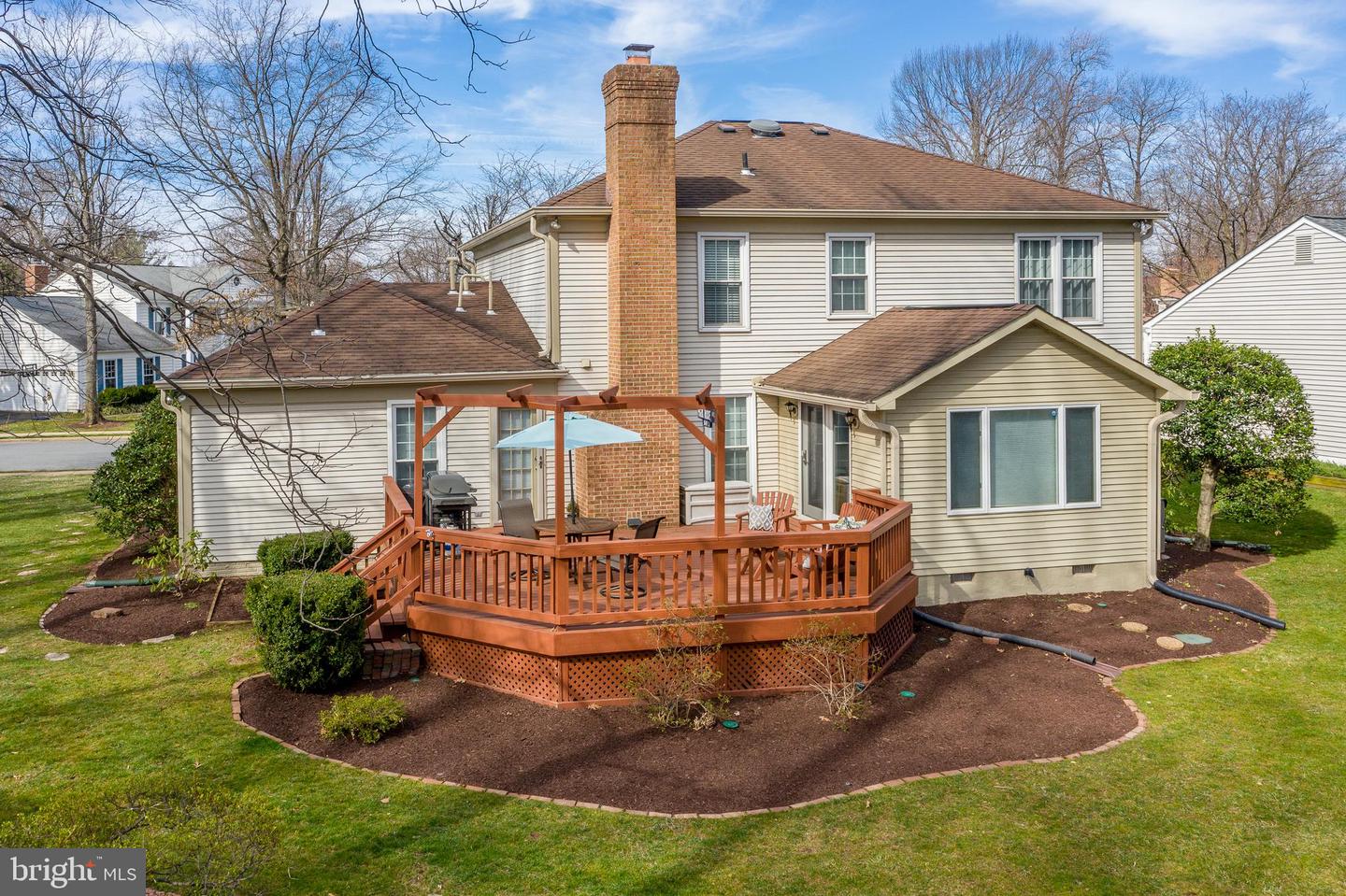 3215 NESTLEWOOD DRIVE