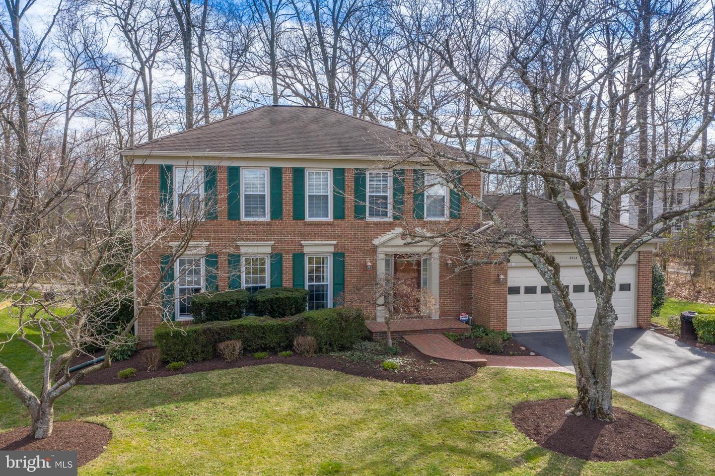 3215 NESTLEWOOD DRIVE