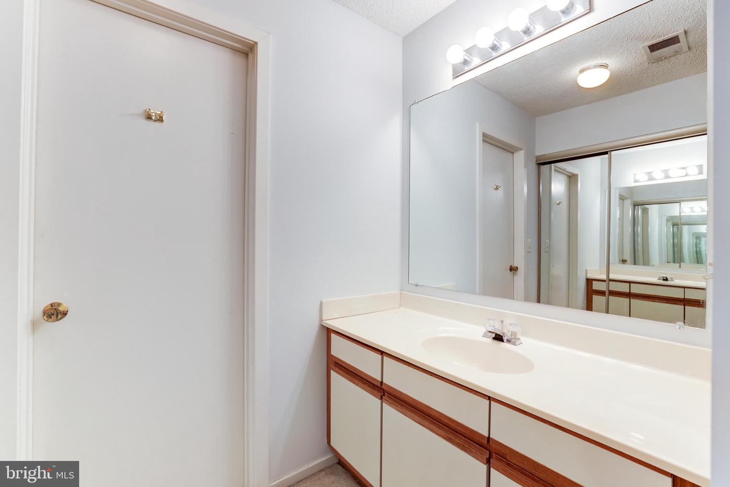 11731 SUMMERCHASE CIRCLE Unit: 1731E