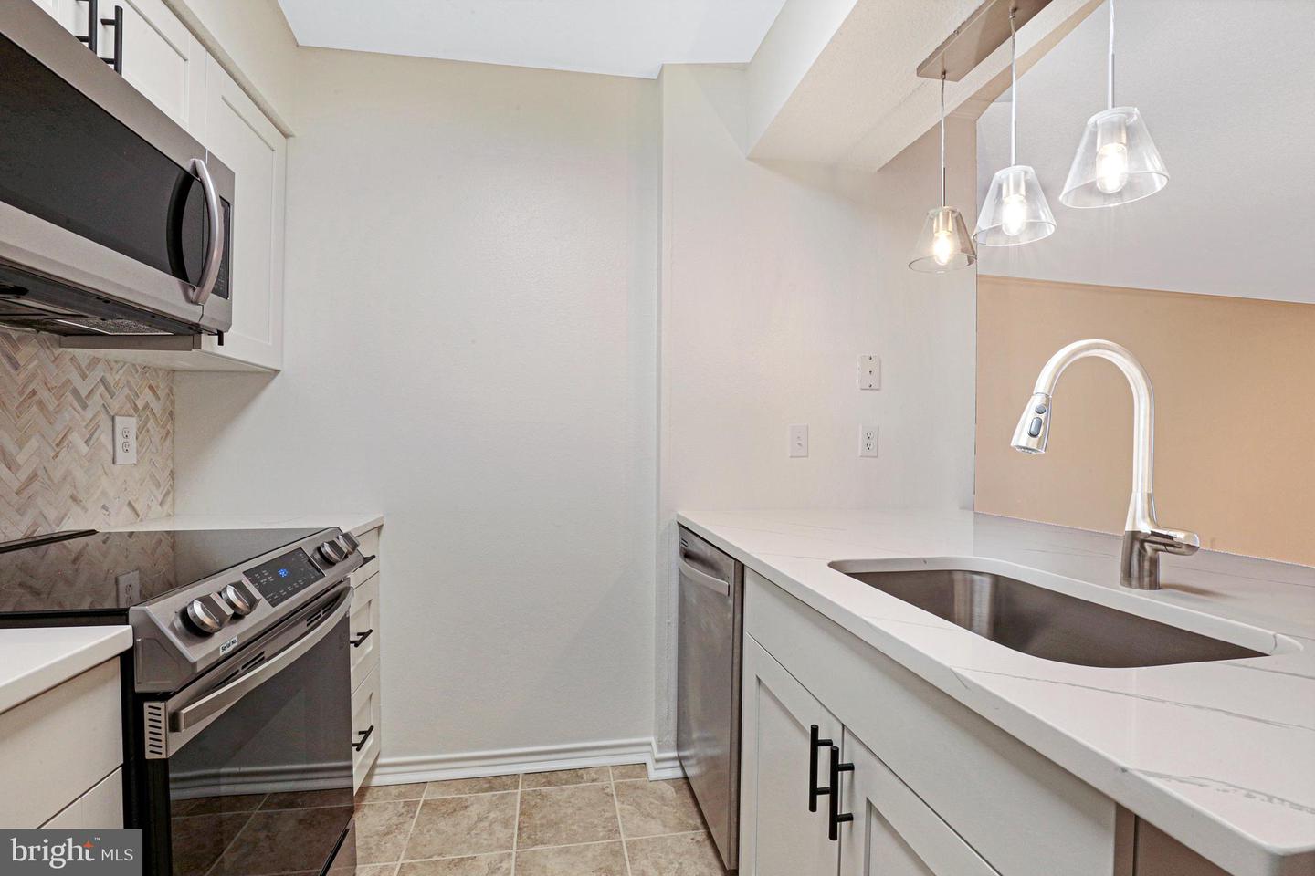 1504 LINCOLN WAY Unit: 214
