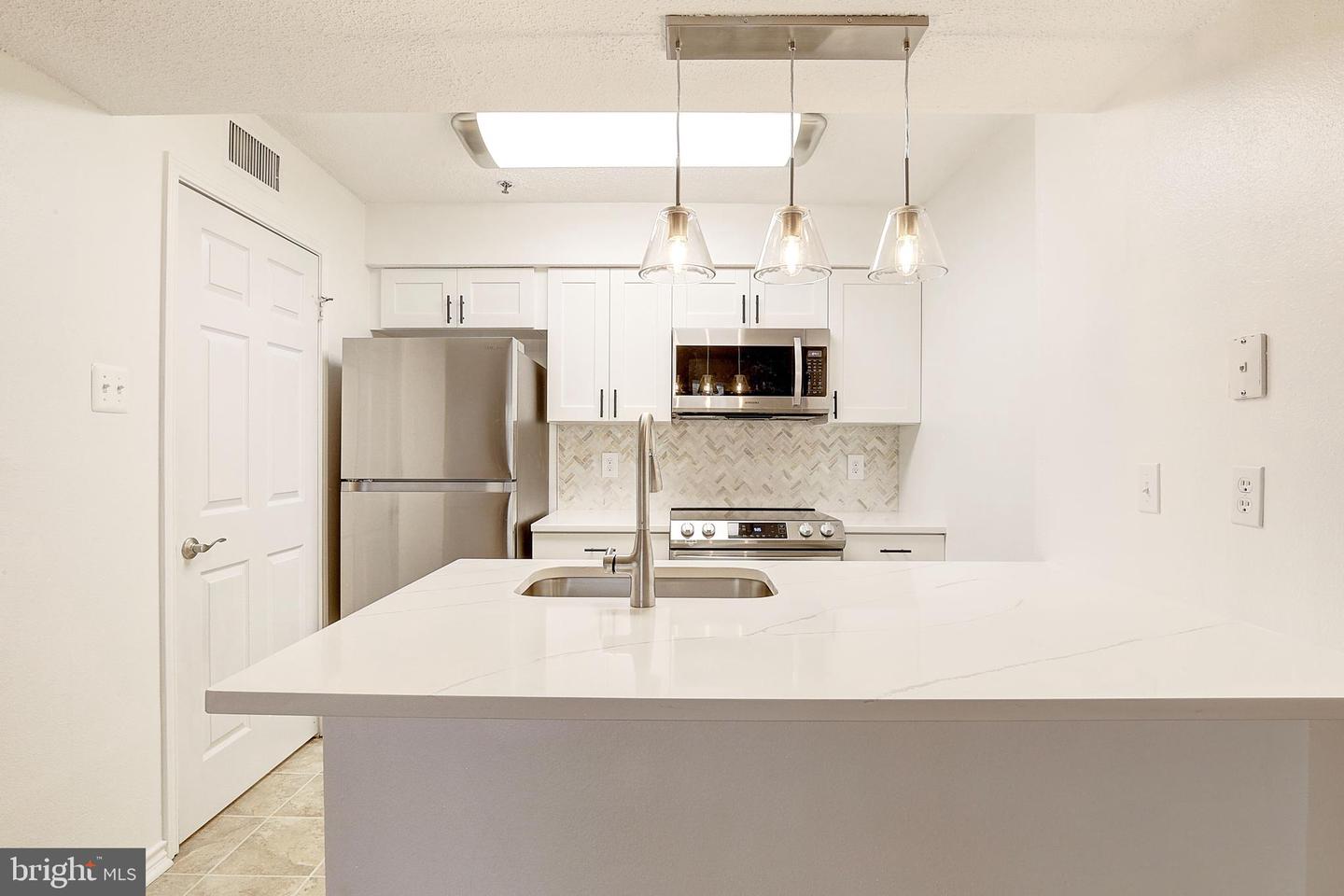 1504 LINCOLN WAY Unit: 214