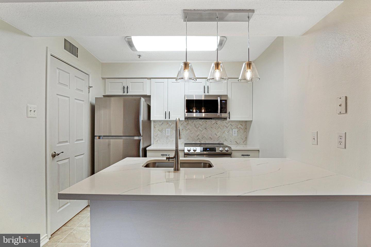1504 LINCOLN WAY Unit: 214