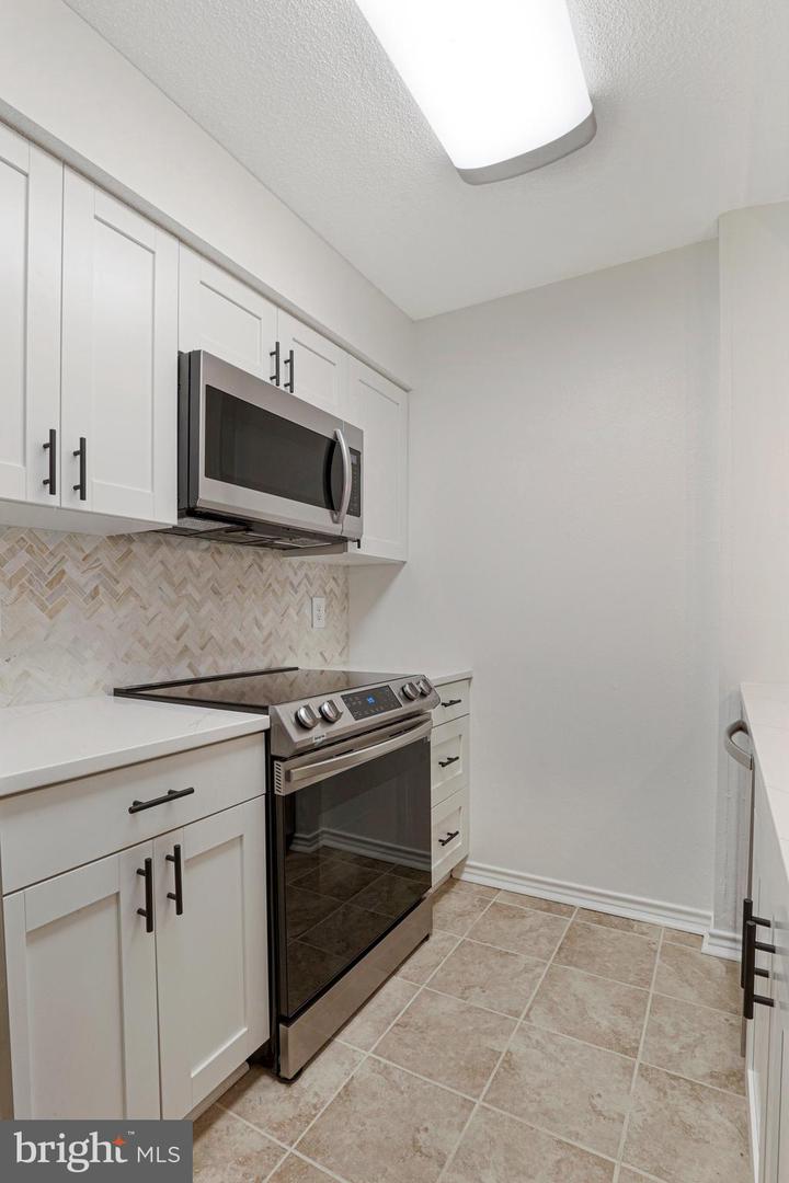 1504 LINCOLN WAY Unit: 214