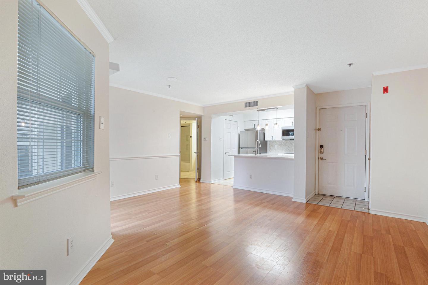 1504 LINCOLN WAY Unit: 214