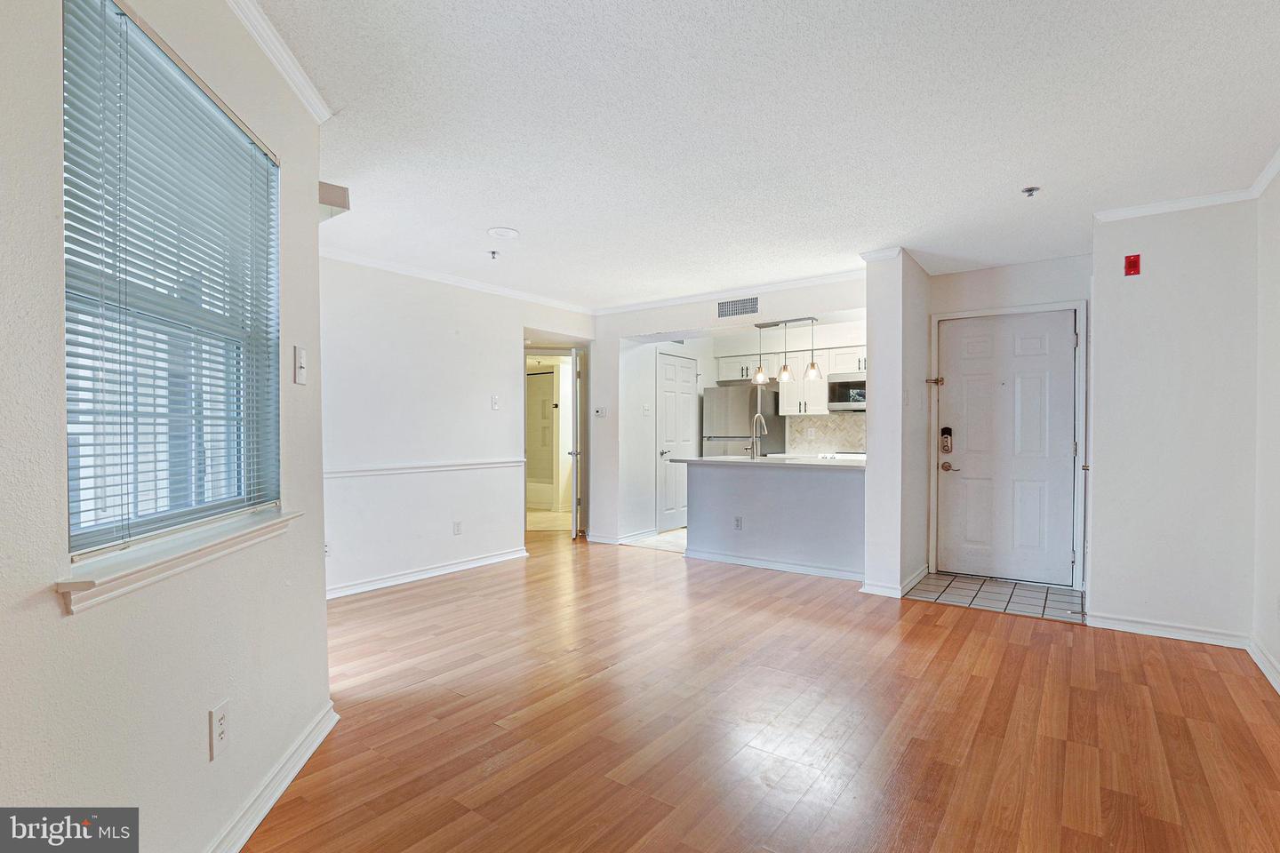 1504 LINCOLN WAY Unit: 214