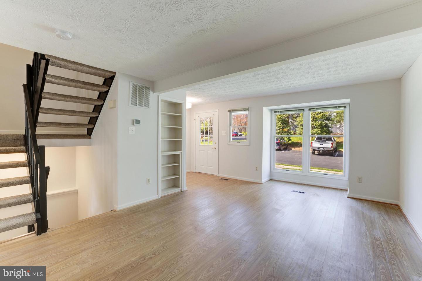 1521 TWISTED OAK DRIVE