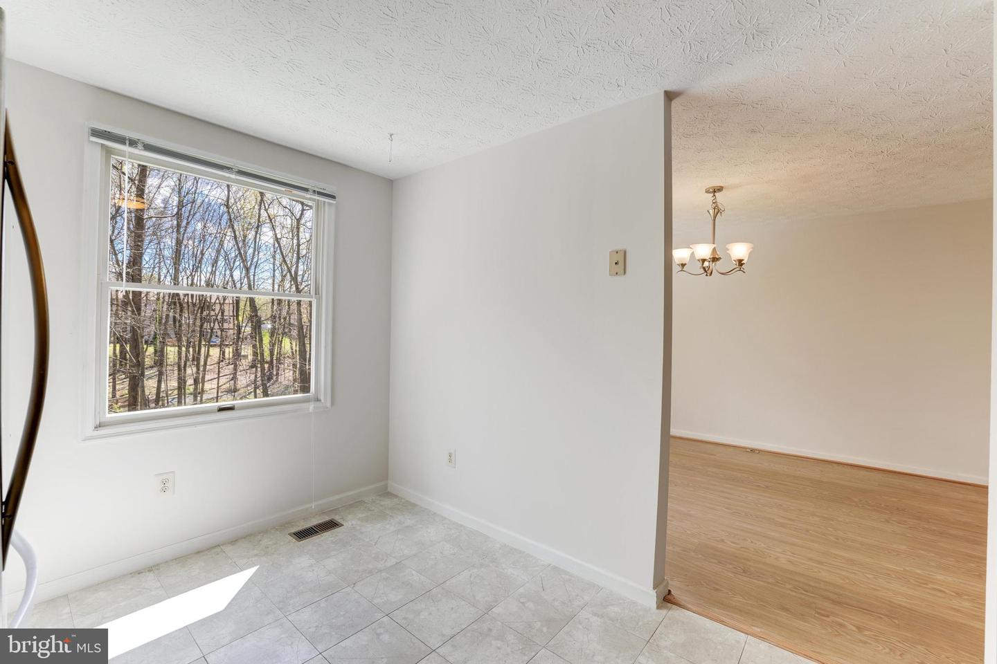 1521 TWISTED OAK DRIVE