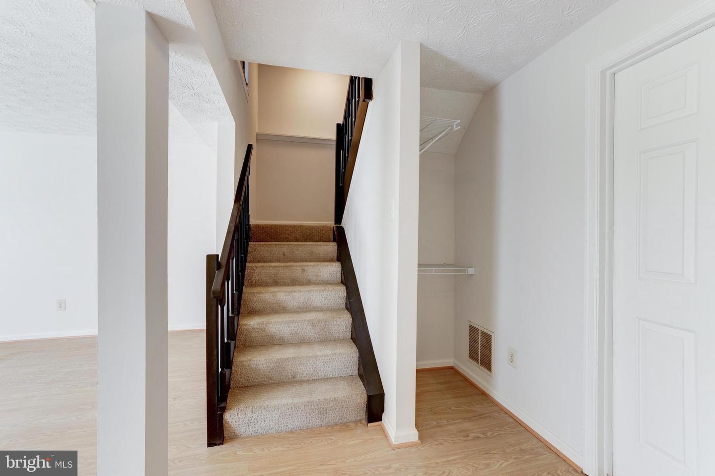 1521 TWISTED OAK DRIVE