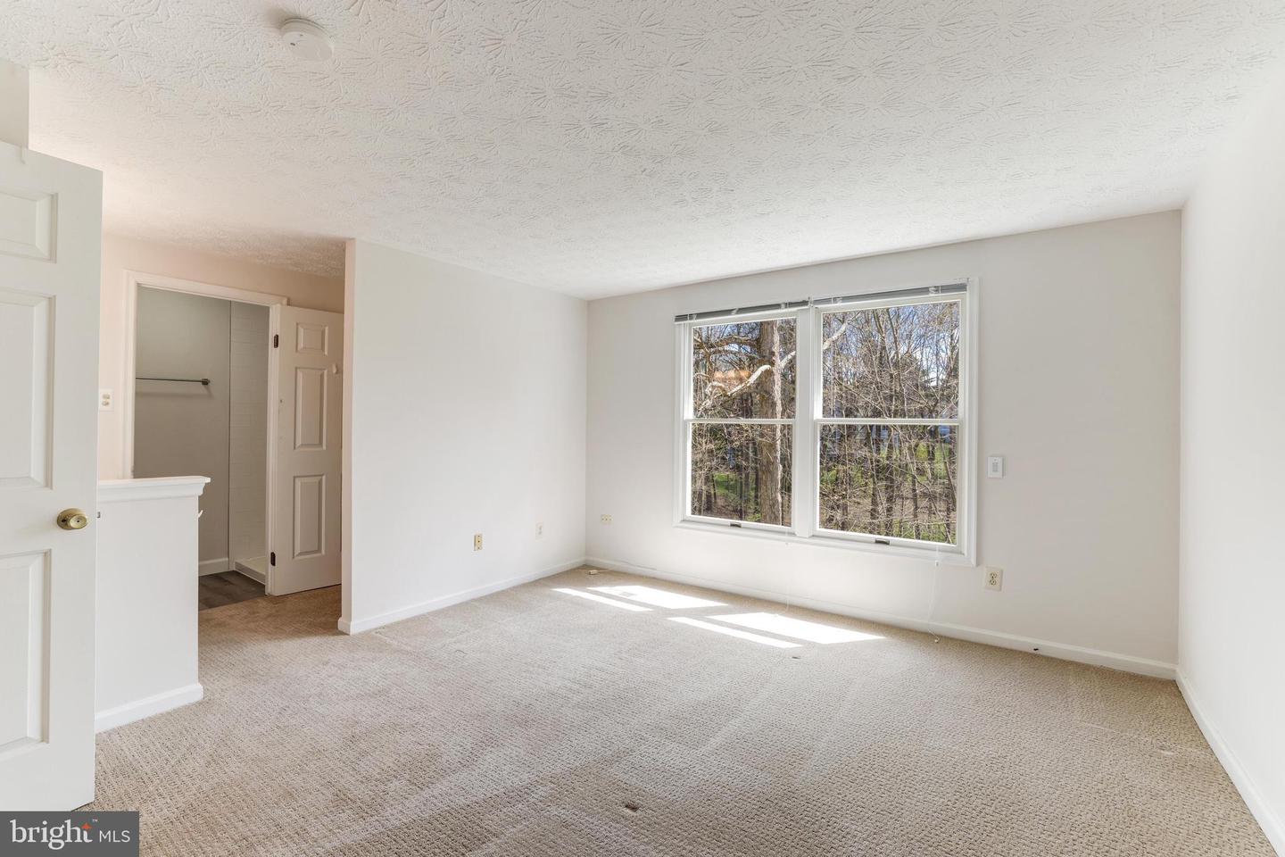 1521 TWISTED OAK DRIVE
