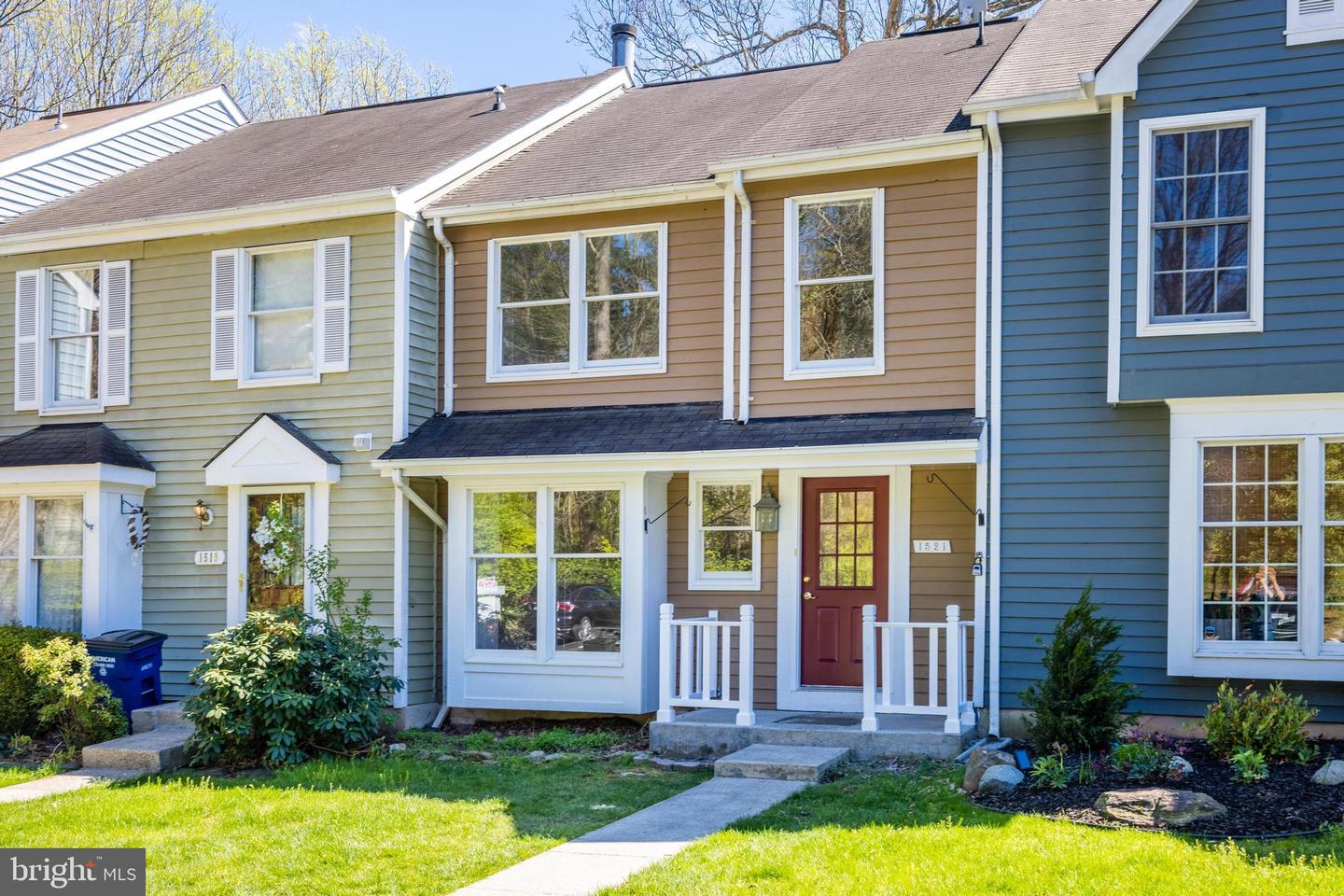 1521 TWISTED OAK DRIVE