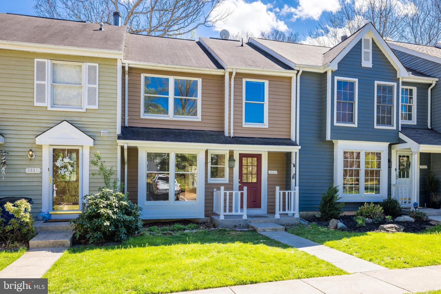 1521 TWISTED OAK DRIVE