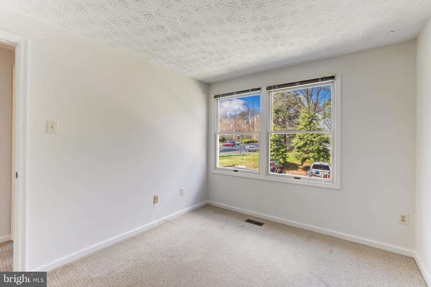 1521 TWISTED OAK DRIVE