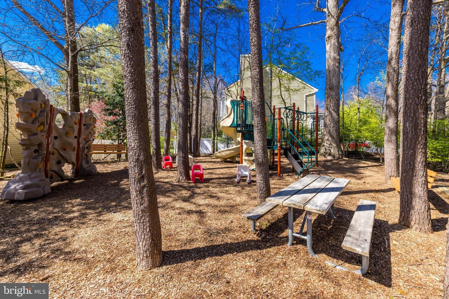 1521 TWISTED OAK DRIVE