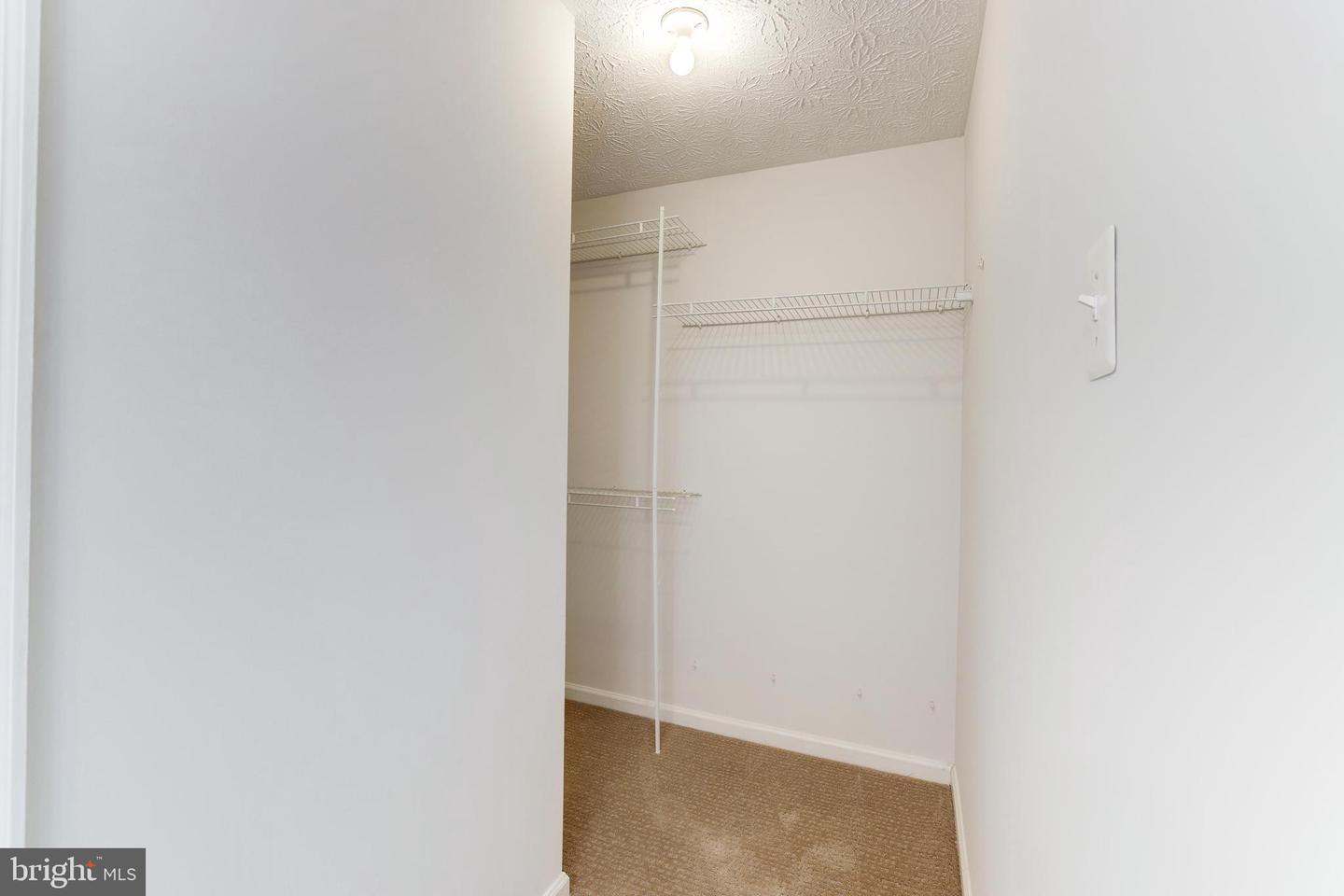 1521 TWISTED OAK DRIVE