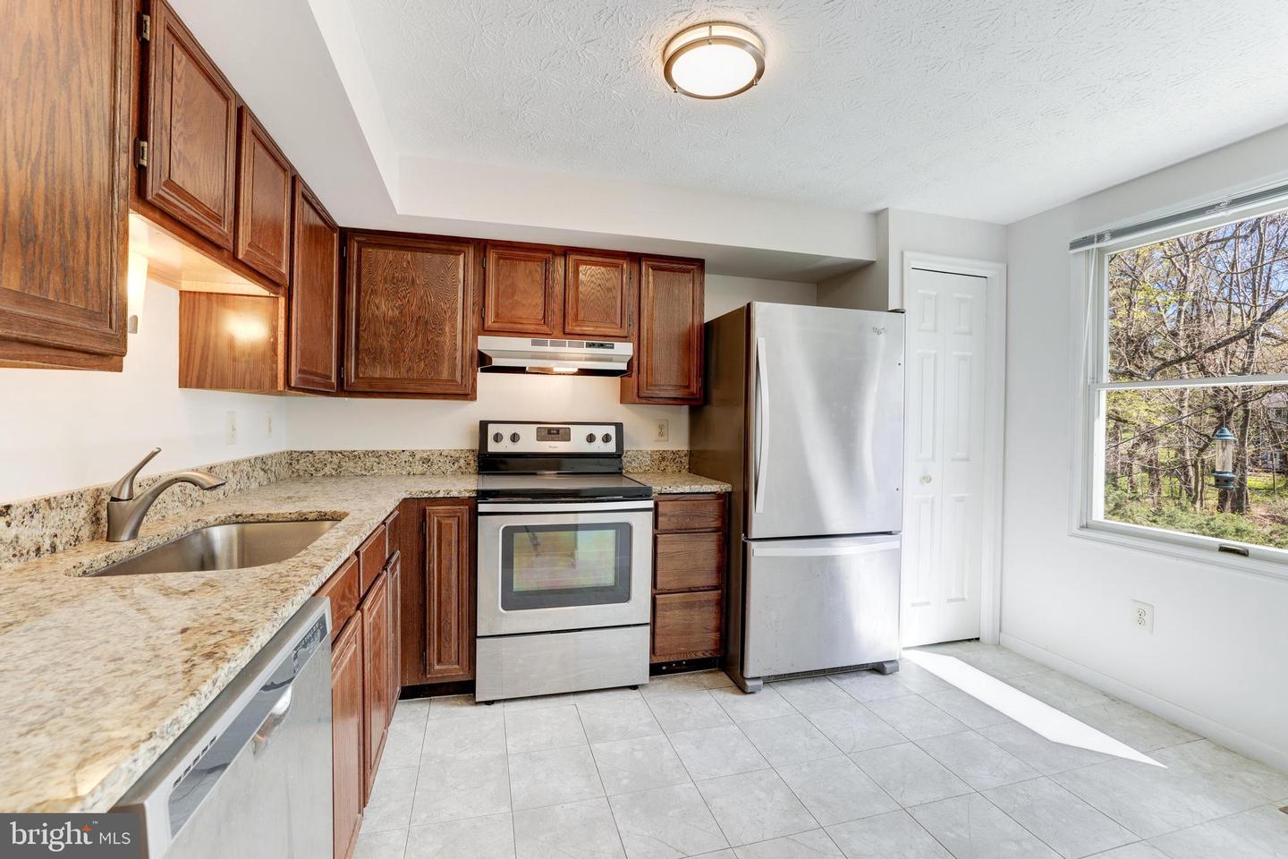 1521 TWISTED OAK DRIVE