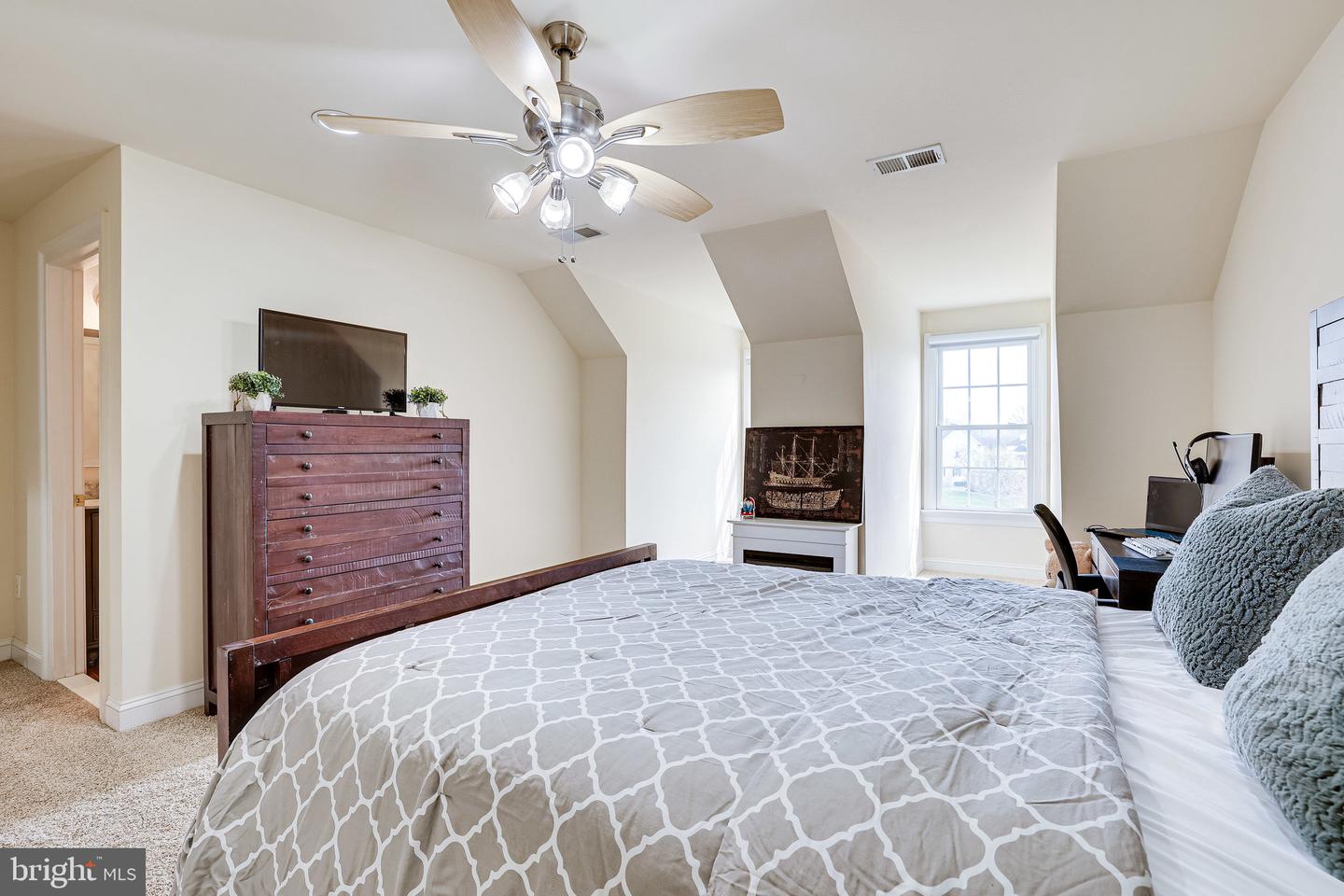 5212 ROSALIE RIDGE DRIVE