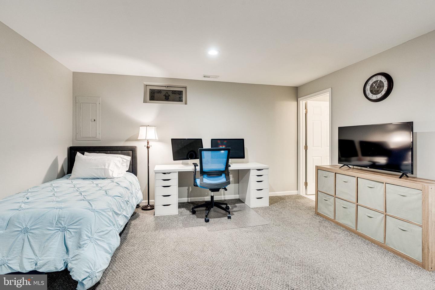 11449 ROTHBURY SQUARE