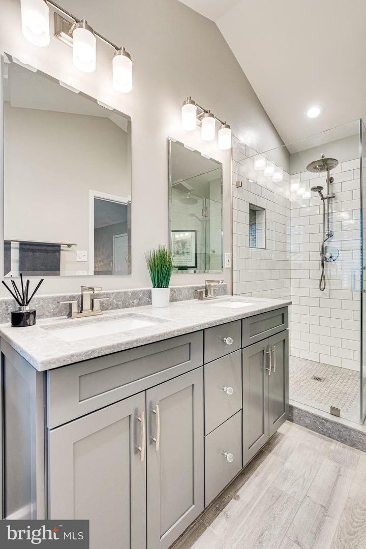 11449 ROTHBURY SQUARE