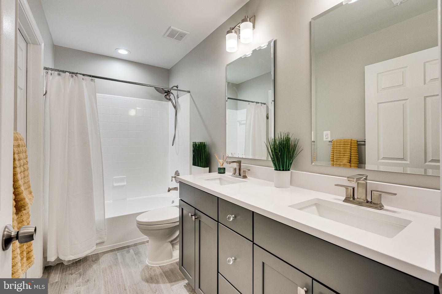 11449 ROTHBURY SQUARE