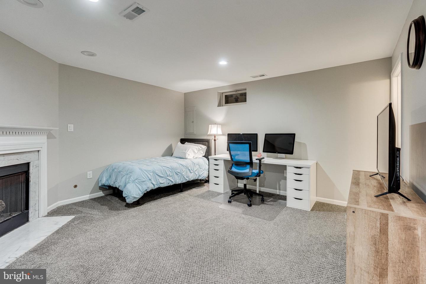 11449 ROTHBURY SQUARE
