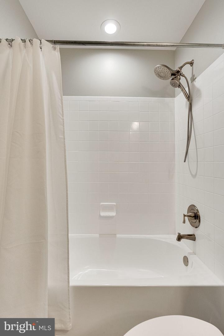 11449 ROTHBURY SQUARE