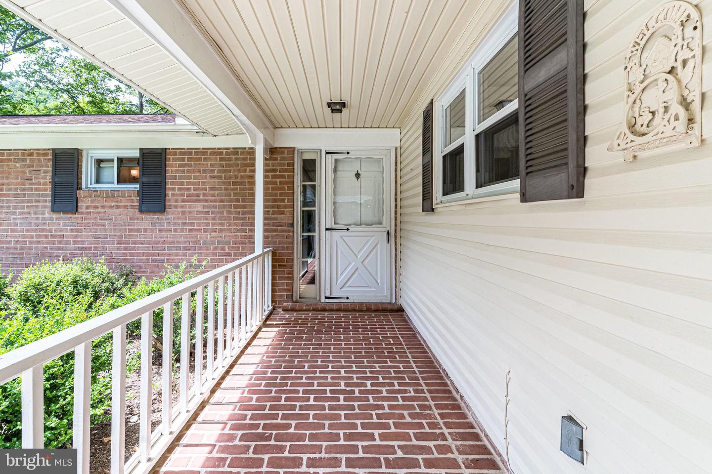 4939 GAINSBOROUGH DRIVE