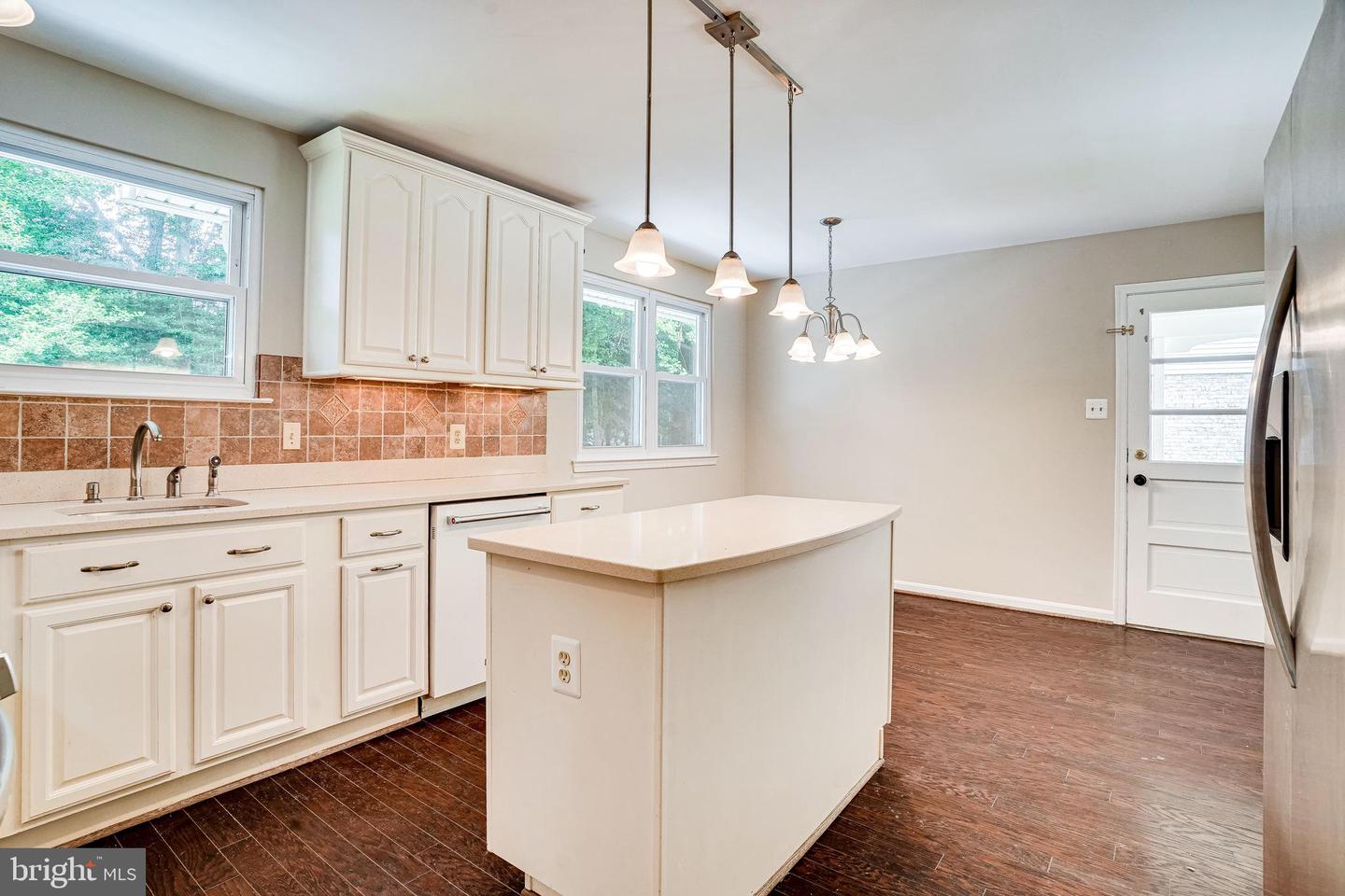 4939 GAINSBOROUGH DRIVE