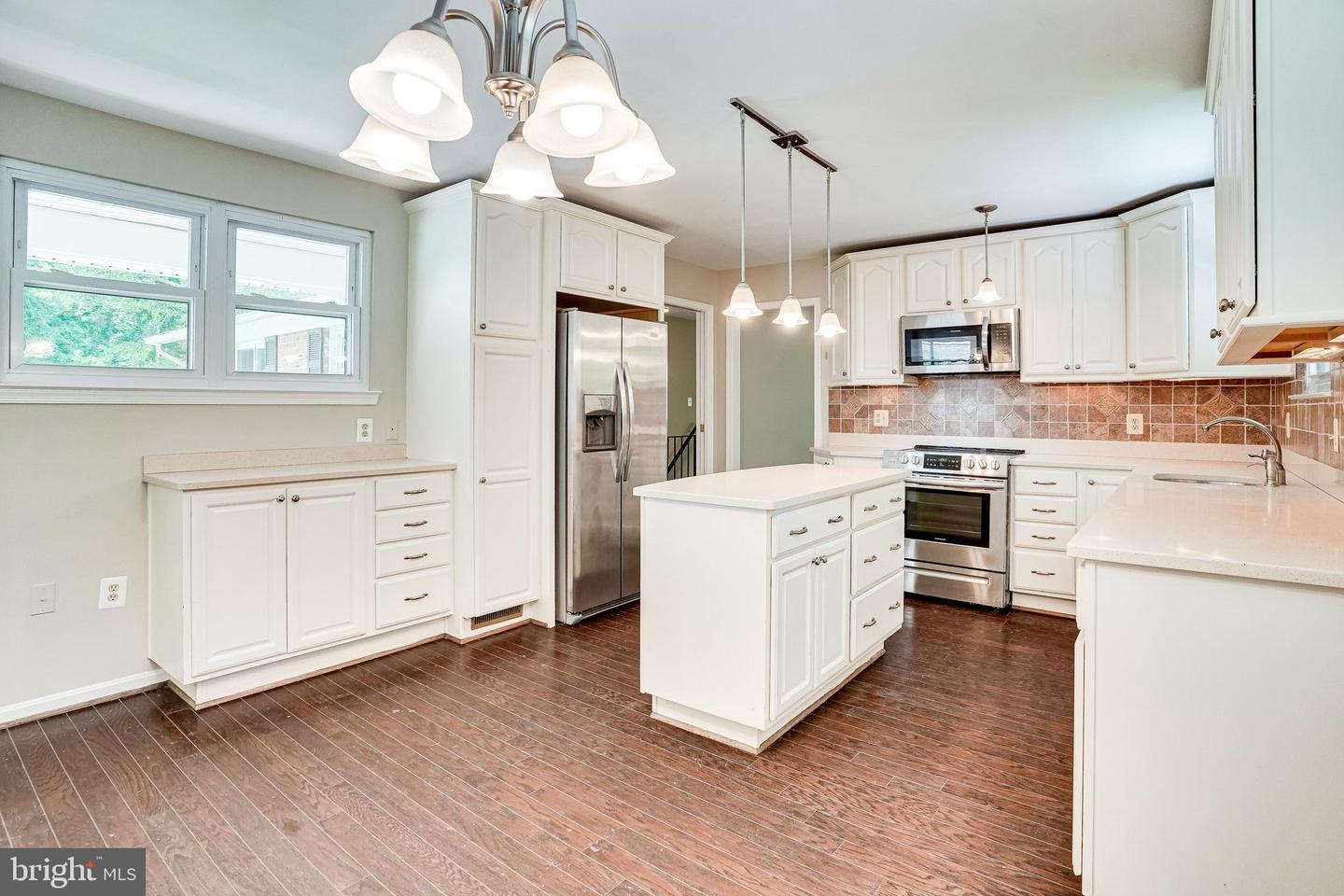 4939 GAINSBOROUGH DRIVE