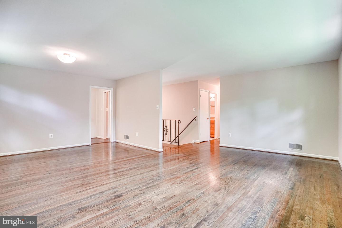 4939 GAINSBOROUGH DRIVE