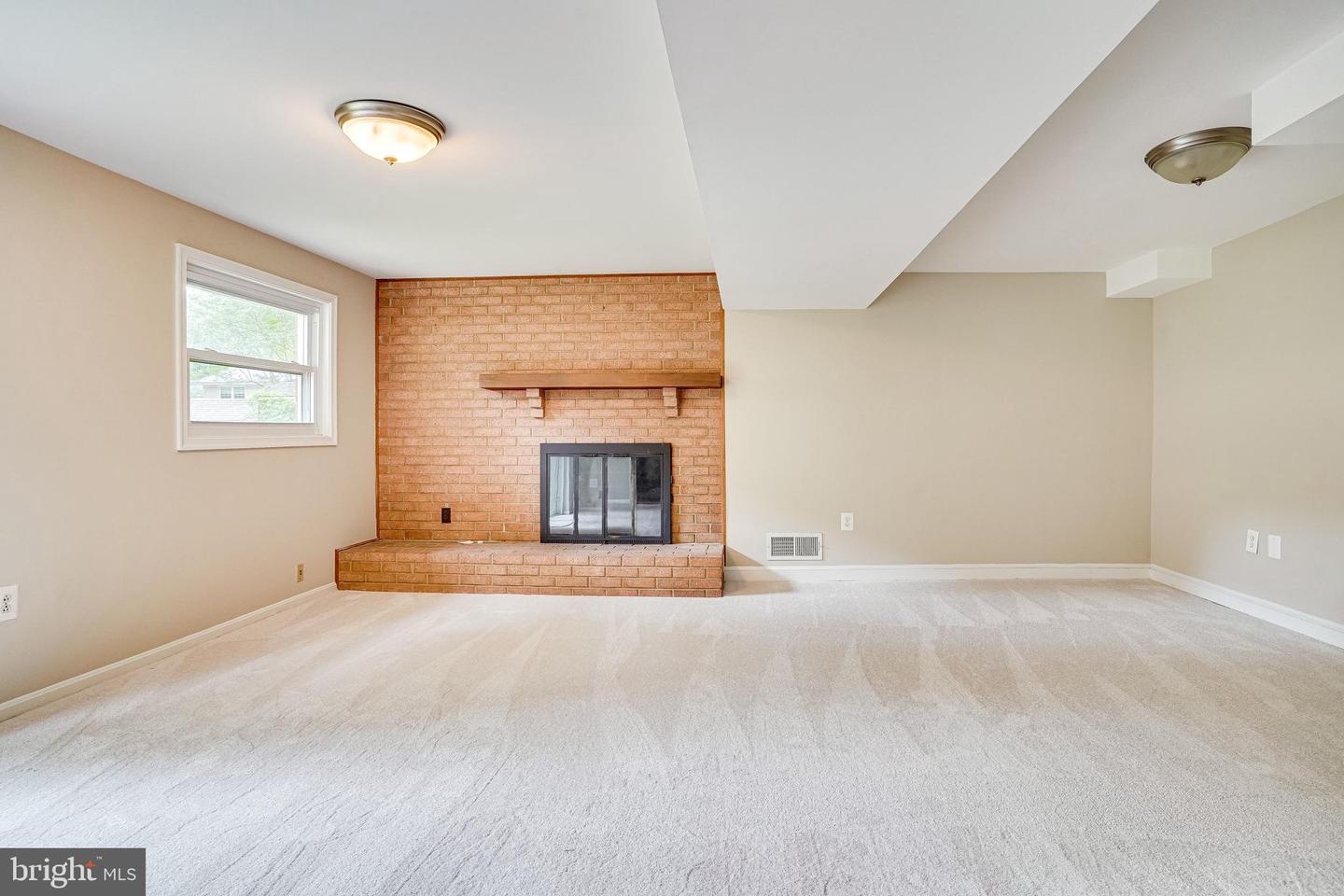 4939 GAINSBOROUGH DRIVE