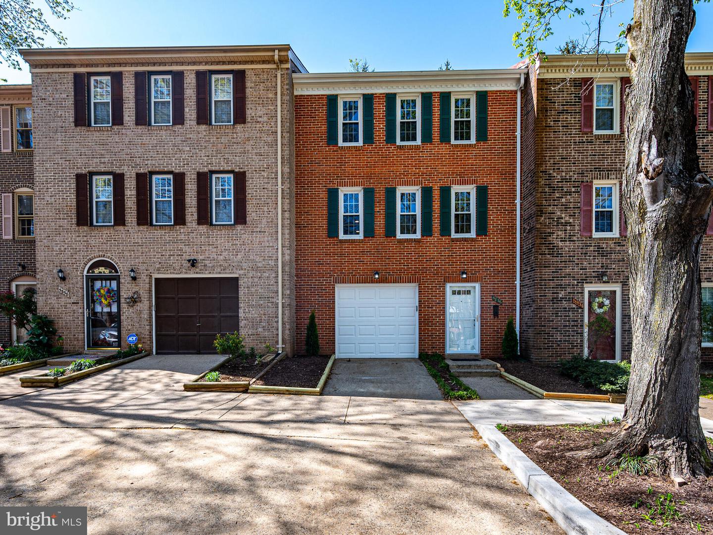 5836 KARA PLACE