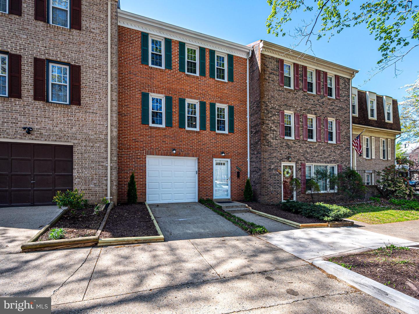 5836 KARA PLACE