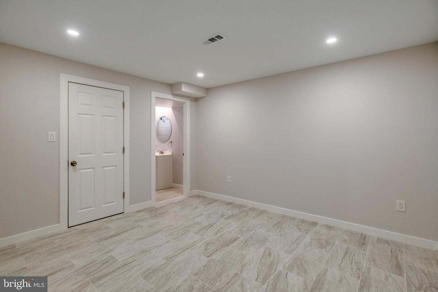 9003 FOX LAIR DRIVE