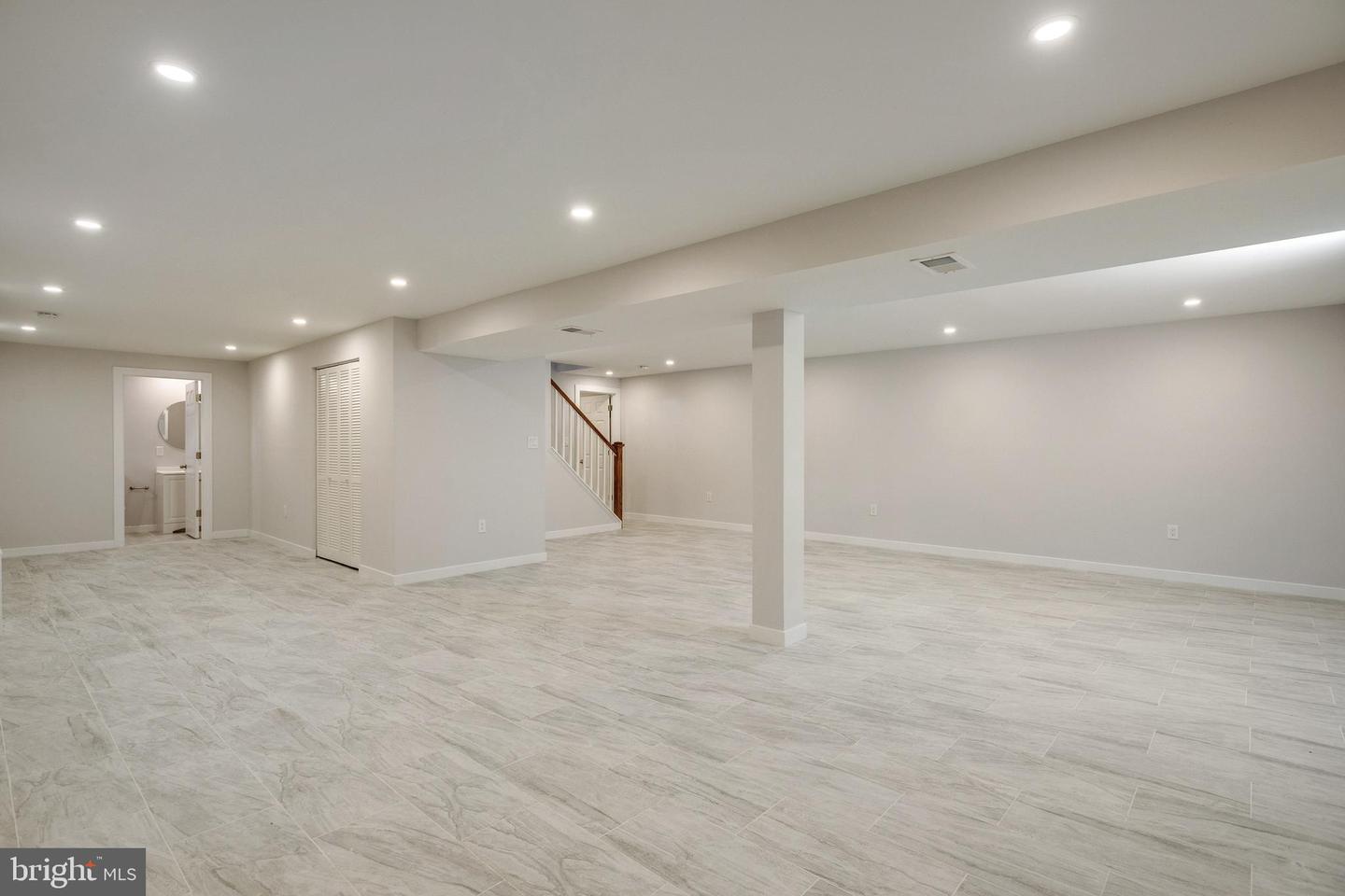 9003 FOX LAIR DRIVE