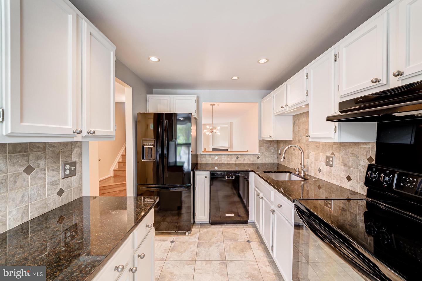 5876 WESCOTT HILLS WAY