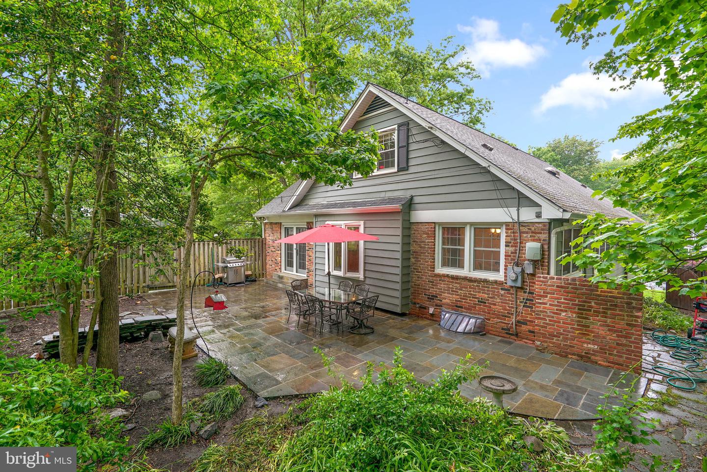 3527 LAUNCELOT WAY