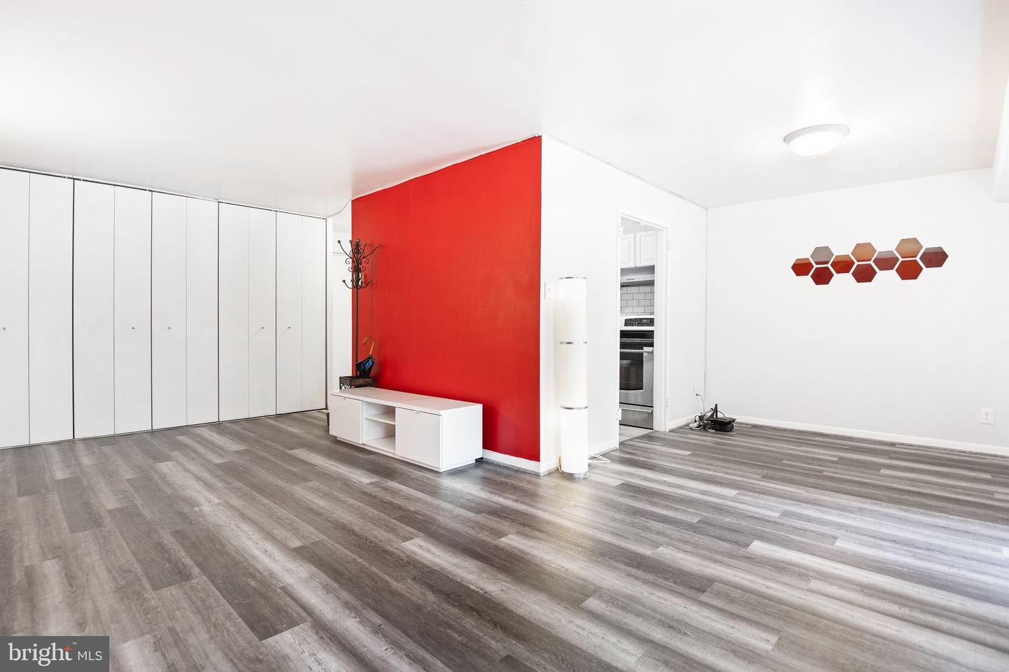 3101 S MANCHESTER STREET Unit: 117