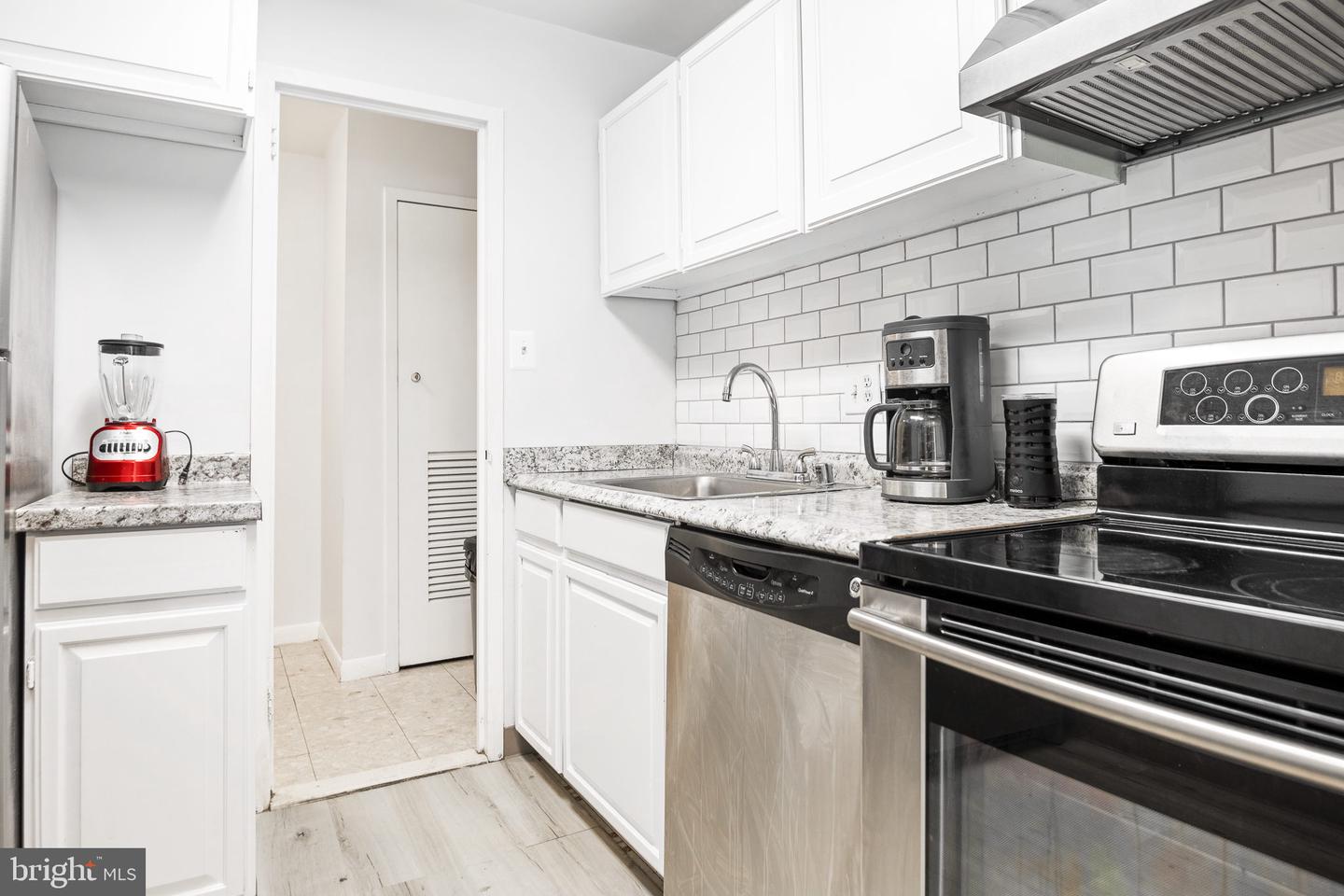 3101 S MANCHESTER STREET Unit: 117